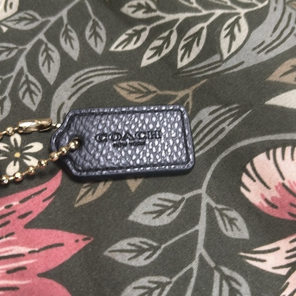 Coach signature wristlet - Picture 3 of 4